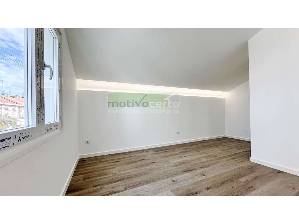 Possibilidade de PERMUTA - Moradia Isolada T4 no Cacém, Sintra. Aca...-18