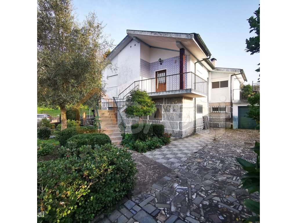 Moradia independente para remodelar em Ponte - Grande imagem: 1/22