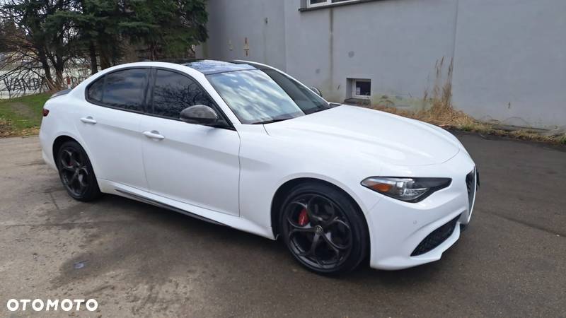 Alfa Romeo Giulia 2.0 Turbo 16V AT8-Q4 Ti - 8