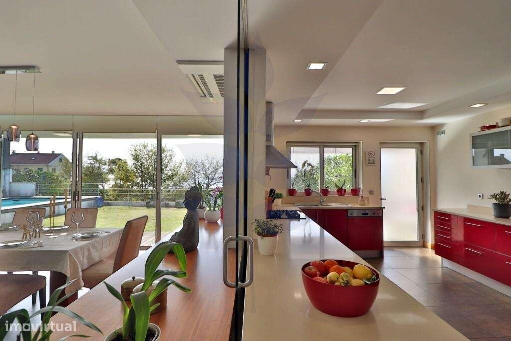 Moradia T4+Escritório na Areosa, junto à praia - Grande imagem: 4/60