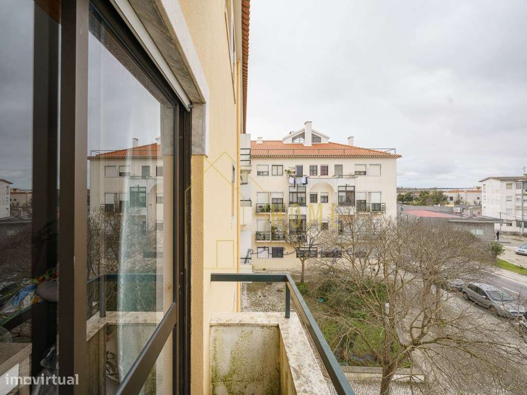 Oportunidade de Investimento | T2 Remodelado no Centro da Moita-19