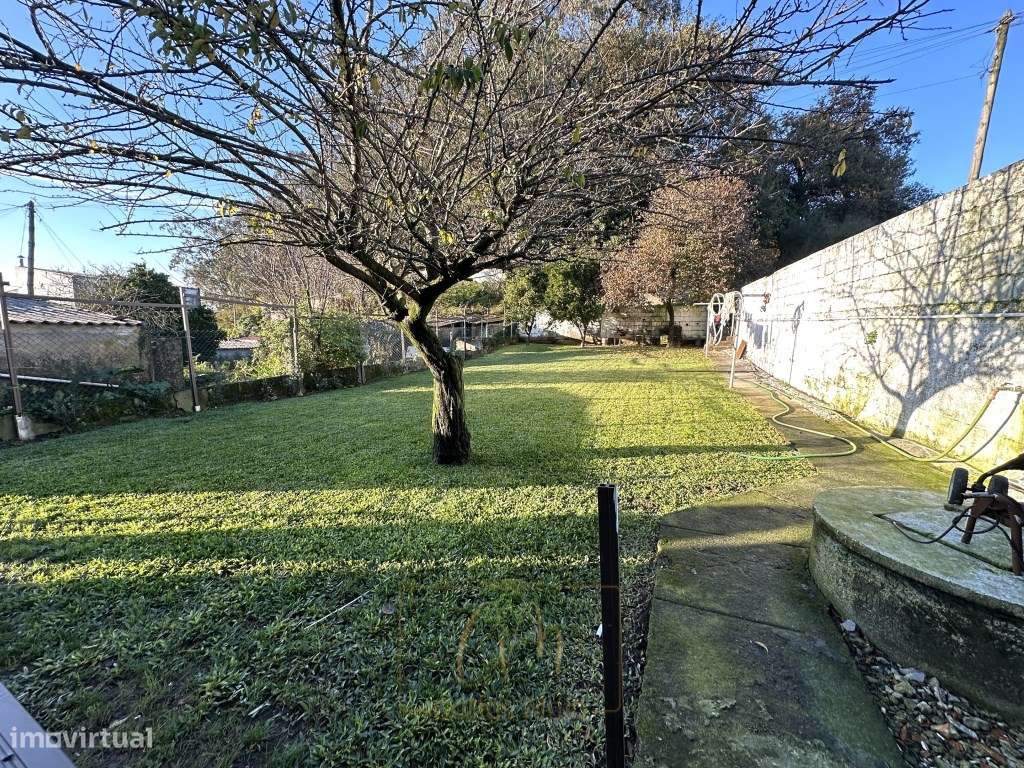 Moradia V4 Retorta com jardim, junto ao rio ave-20