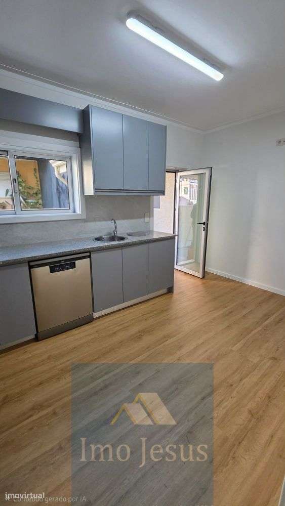 Moradia T3 centro Carvalhos-7