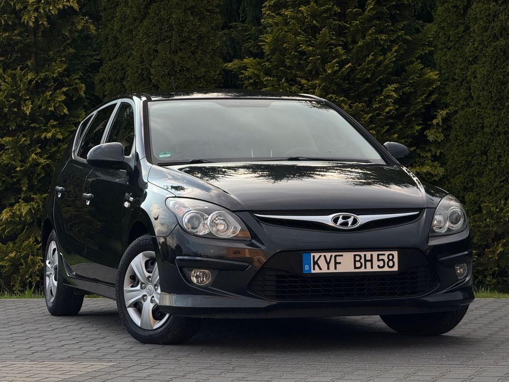 Hyundai i30 I (2007-2012) i30cw 1.6 CRDi Edition Plus 2011