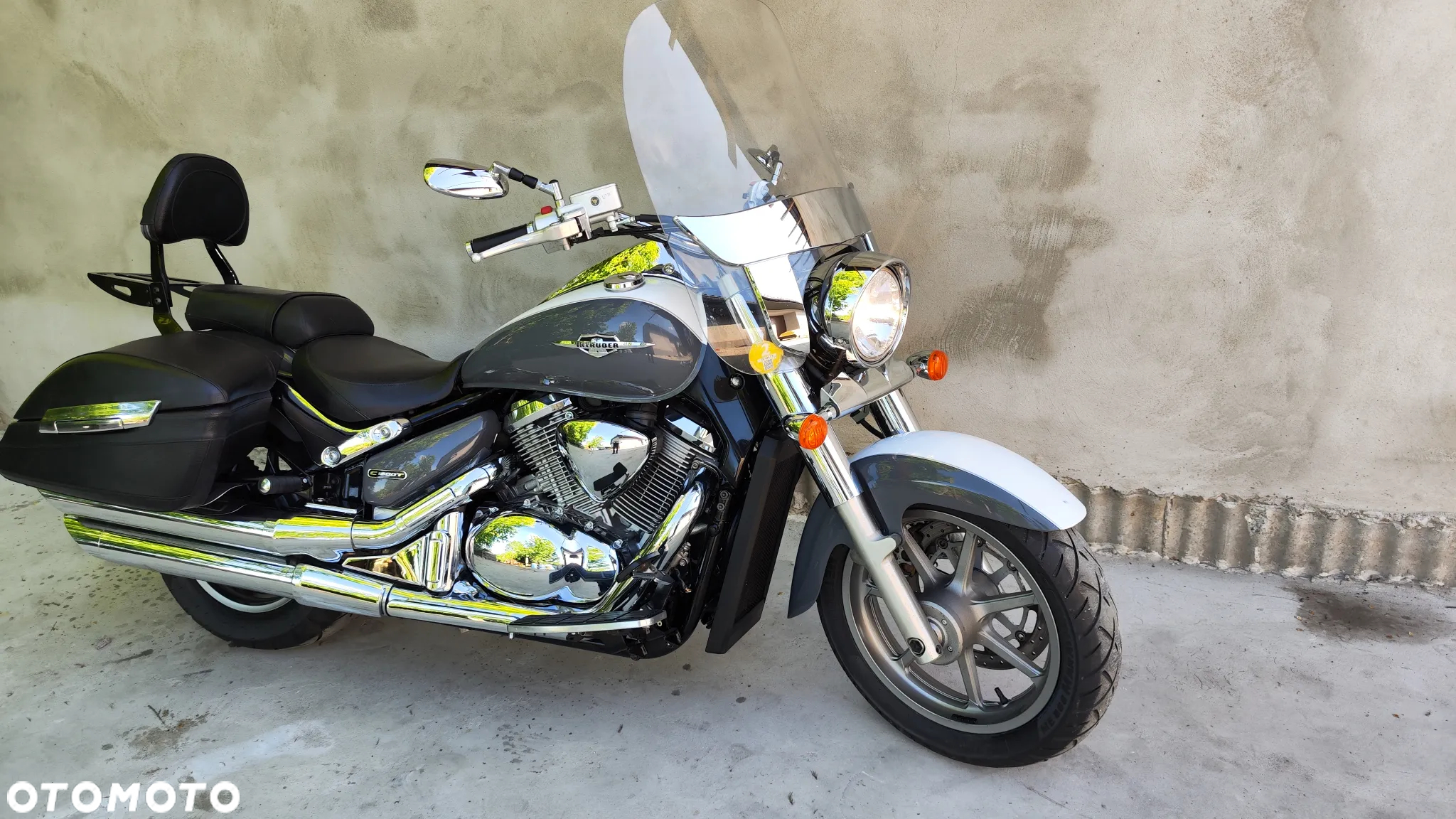 Suzuki Intruder - 3