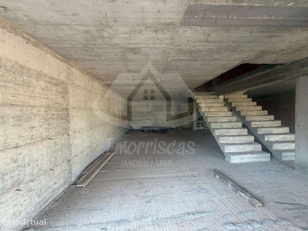 Moradia T3 com piscina, logradouro e varanda em condomínio privado ...-27