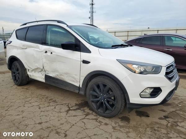 Ford Kuga - 5