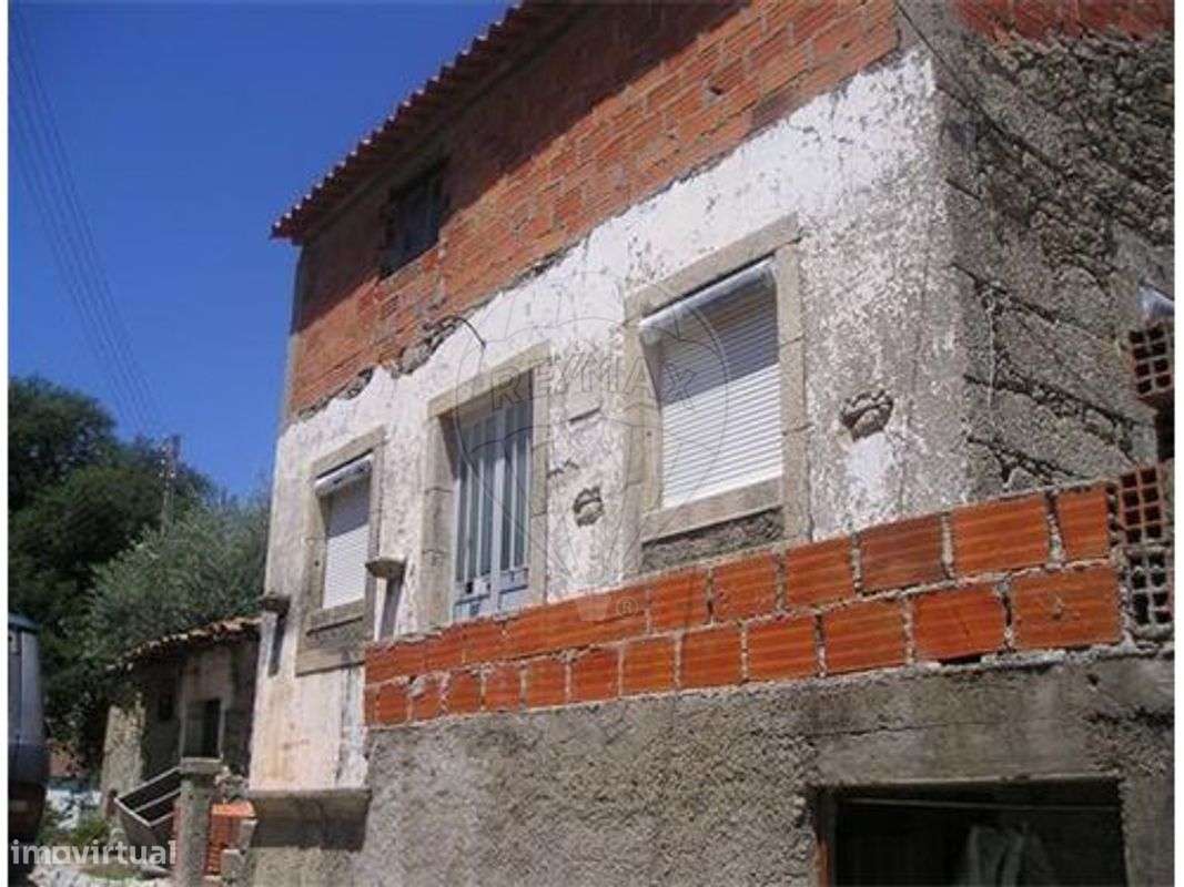 MORADIA PRONTA A HABITAR!! - Grande imagem: 1/19