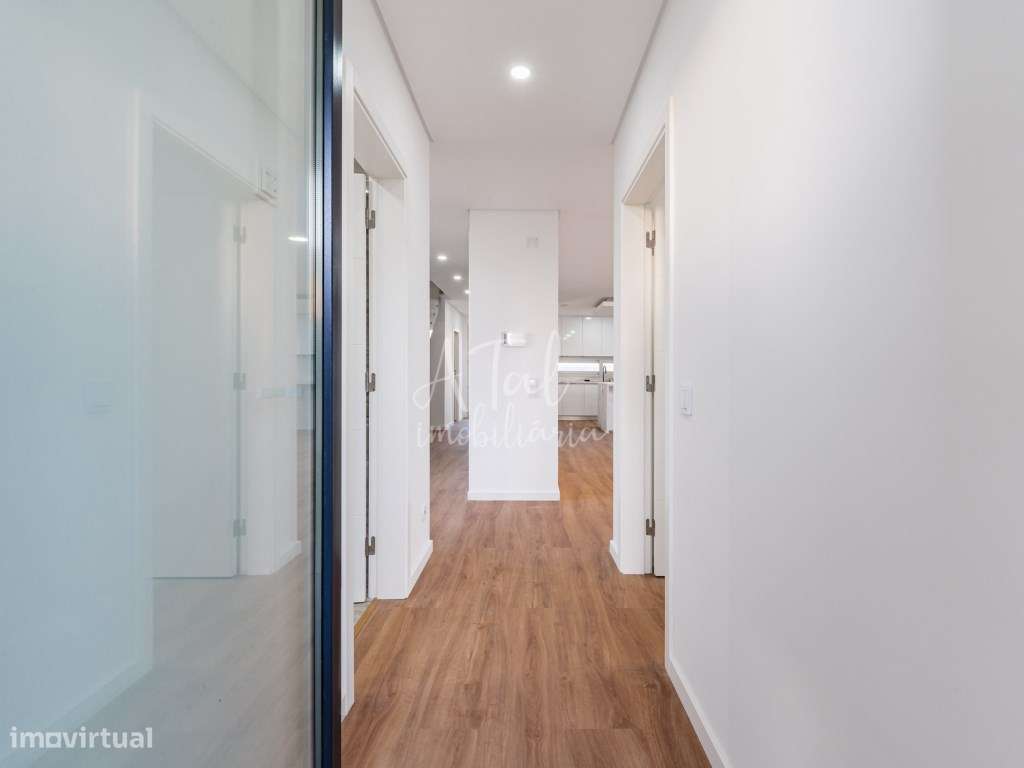 Moradia V4 com piscina em Azeitão-33