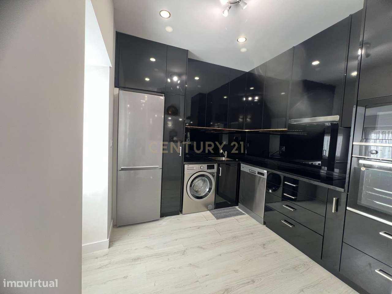 Moradia Como Nova na Freiria – Carmões |  A 3 Minutos de Sobral de Mon-23