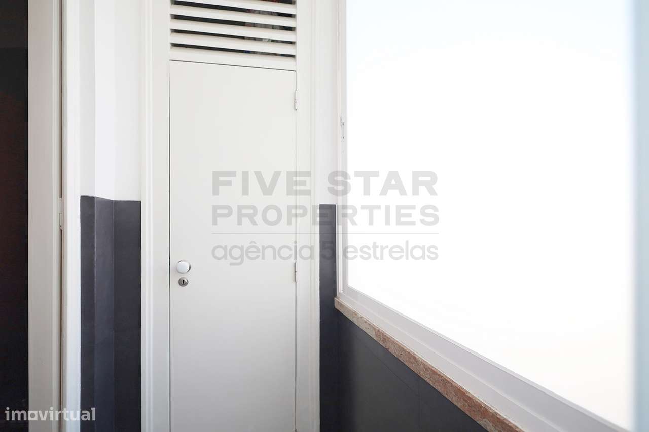 T4 Renovado - Charme Clássico - Varandas - Avenidas Novas-34