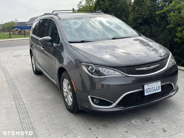 Chrysler Pacifica - 7