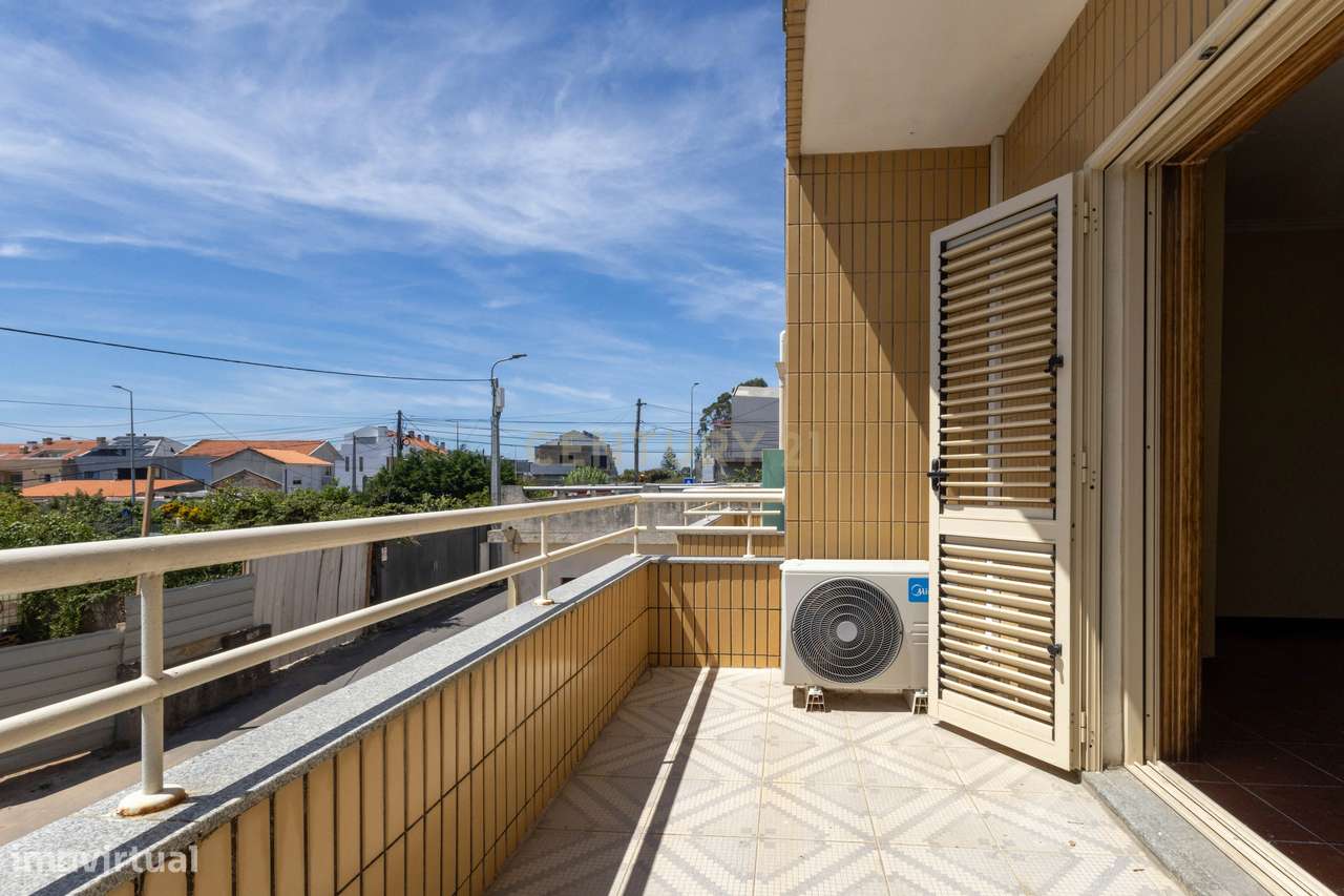 Soberbo Apartamento T2 com Vista Mar Canidelo-5