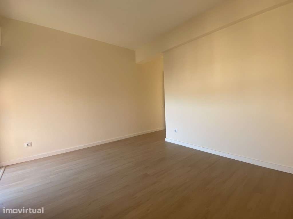 Apartamento T2 em Algueirão - Mem Martins-9