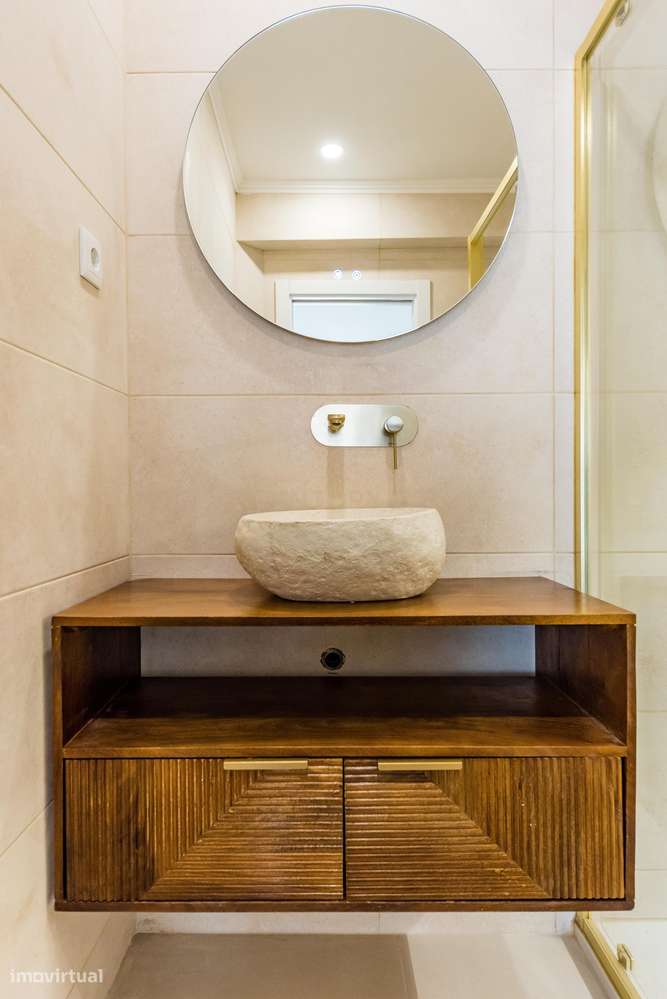 Apartamento T3 Totalmente Remodelado – Cova da Piedade, Almada-52