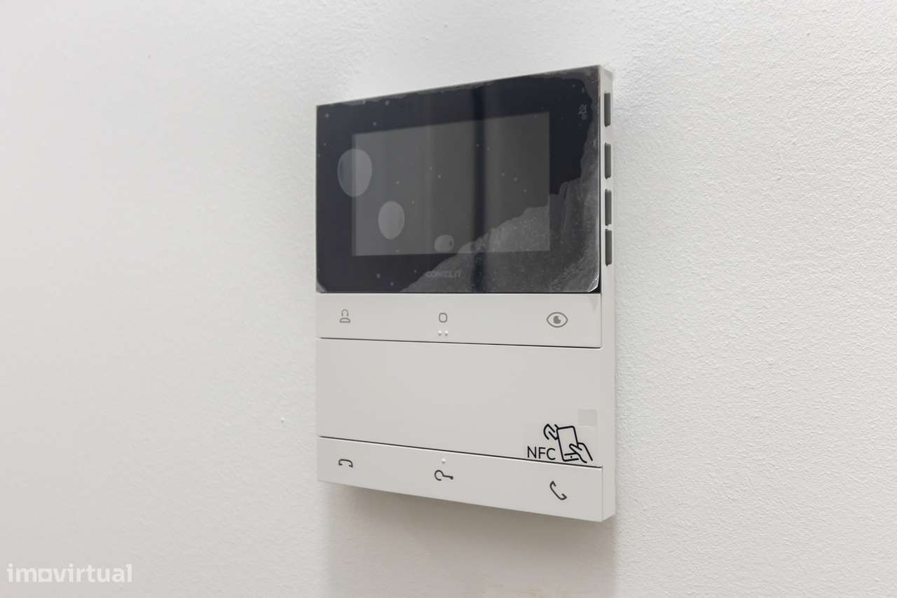 Apartamento T2 com Logradouro Privado e Varanda – Centro de Almada - Grande imagem: 4/39