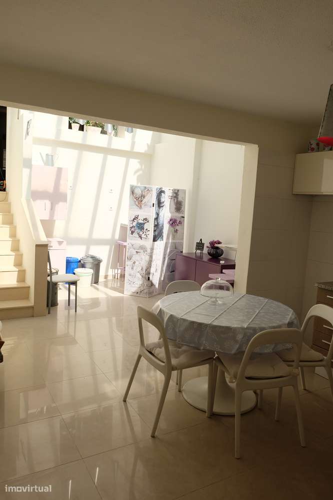 Moradia V2+2 em Belém-13