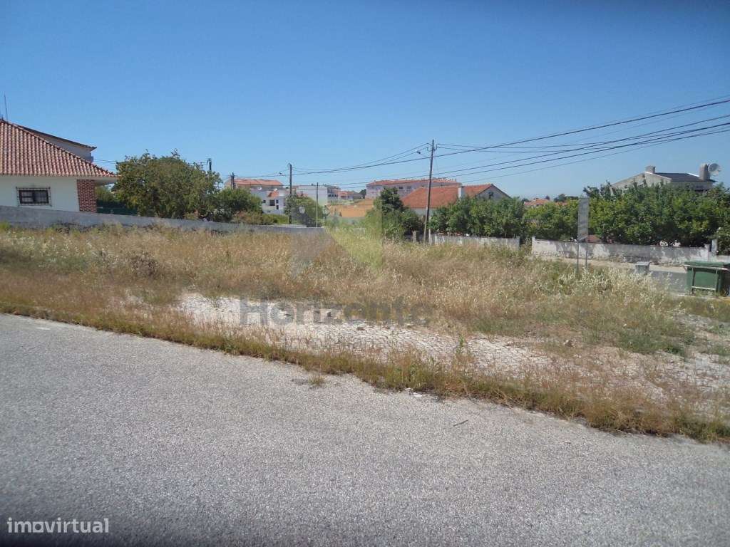 Lote para Prédio com 2 Pisos e 6 Fogos-1