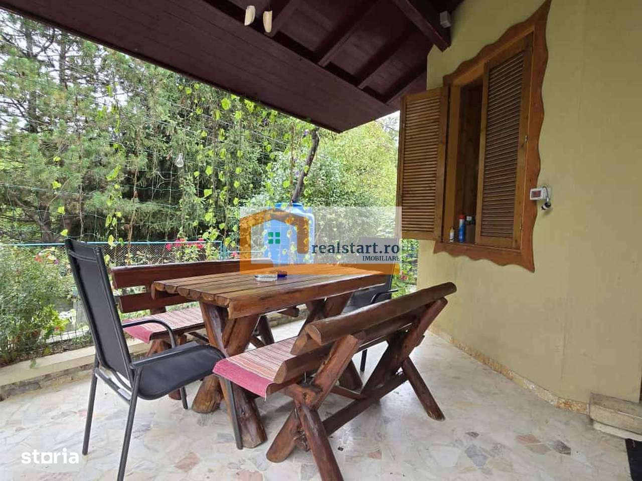 Vedere padure, panouri solare si fotovoltaice, pompa de caldura,  semi - Imagine principală: 4/20