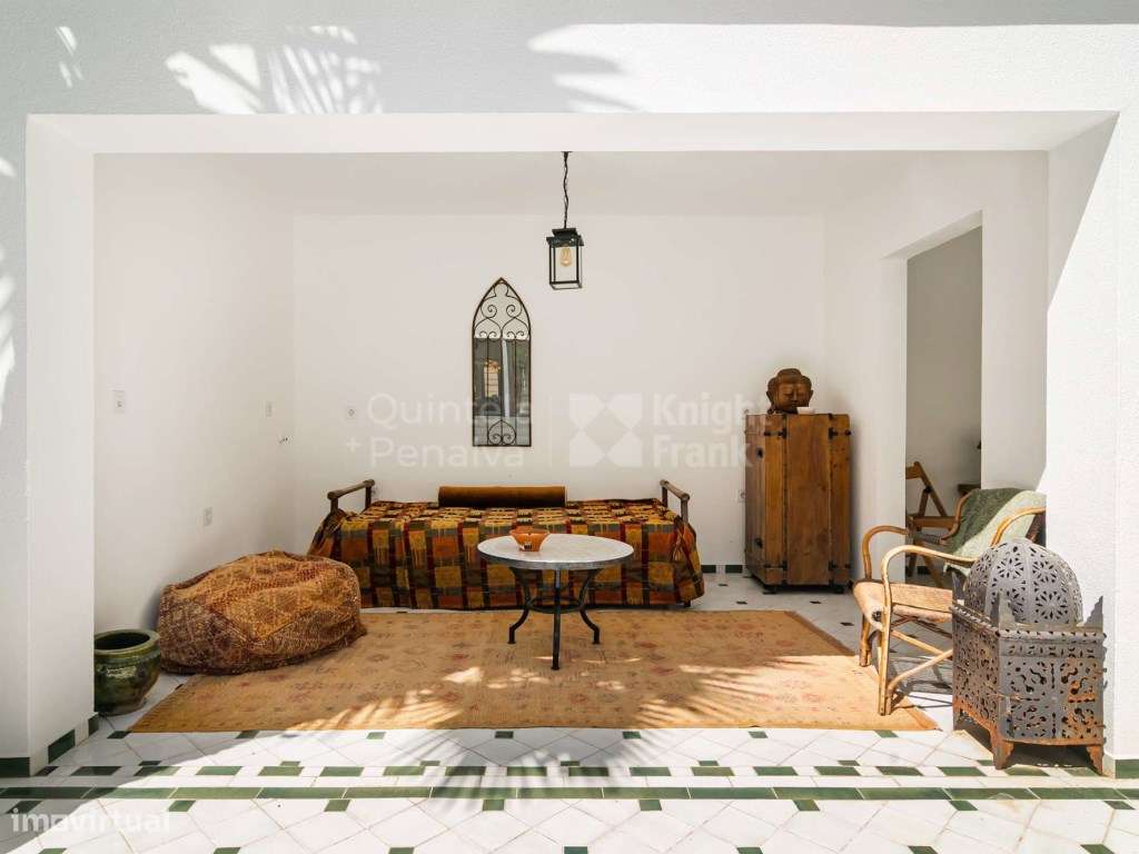 Moradia Art Deco T5 com pátio e piscina, no Centro de Setúbal. - Grande imagem: 4/37