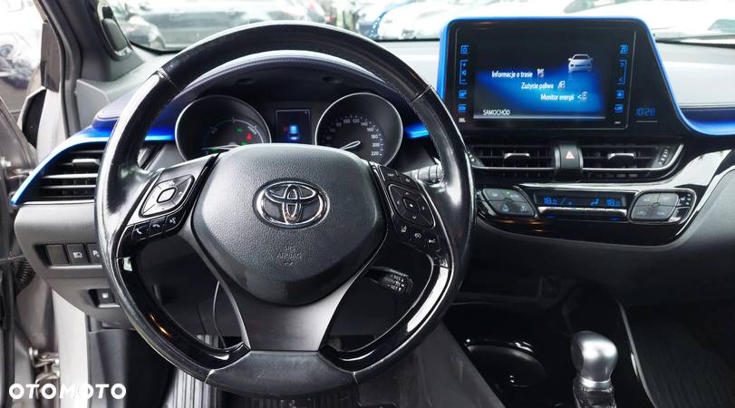 Toyota C-HR Hybrid Style Selection - 8