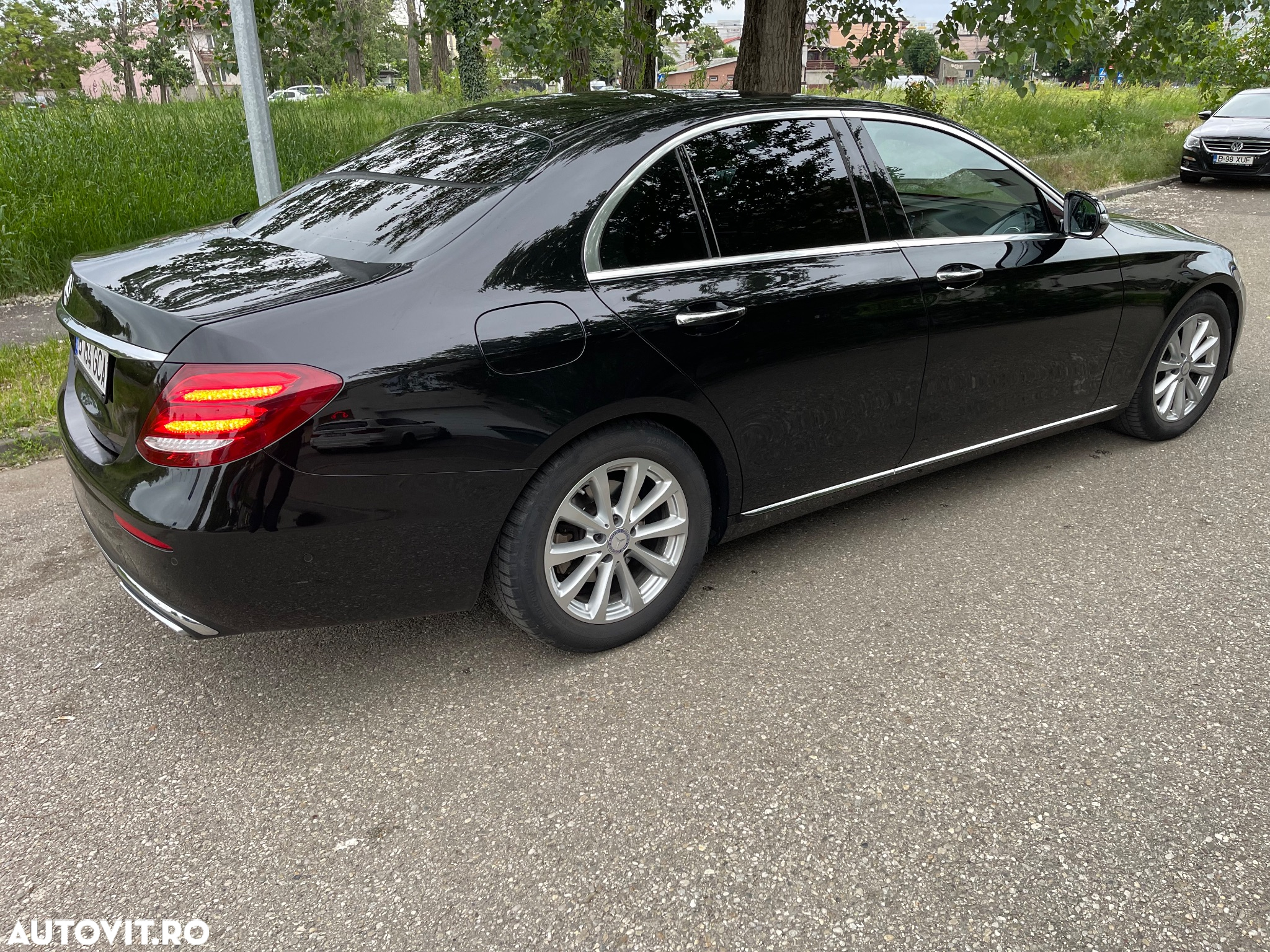 Mercedes-Benz E 220 d 4Matic 9G-TRONIC - 6