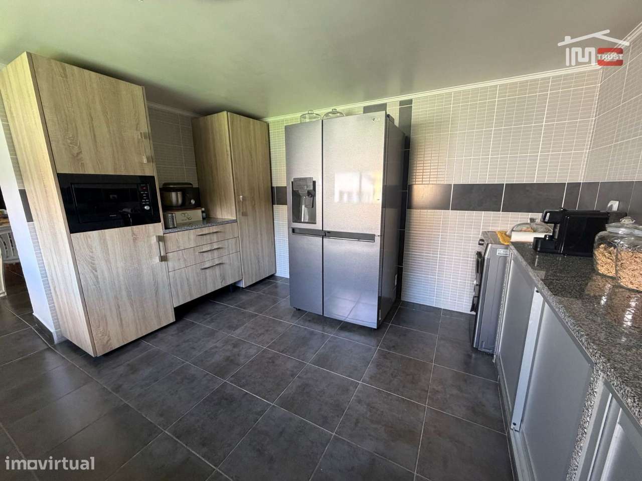 Moradia Isolada T3 + 2 em Palhais, Cozinha Equipada, Amplo Jardim, ...-13