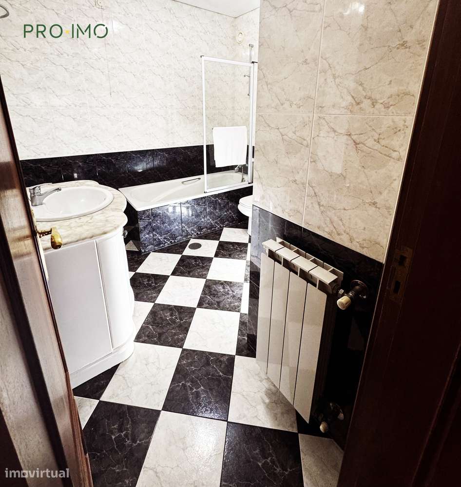 Apartamento T3 no Centro de São João da Madeira-34