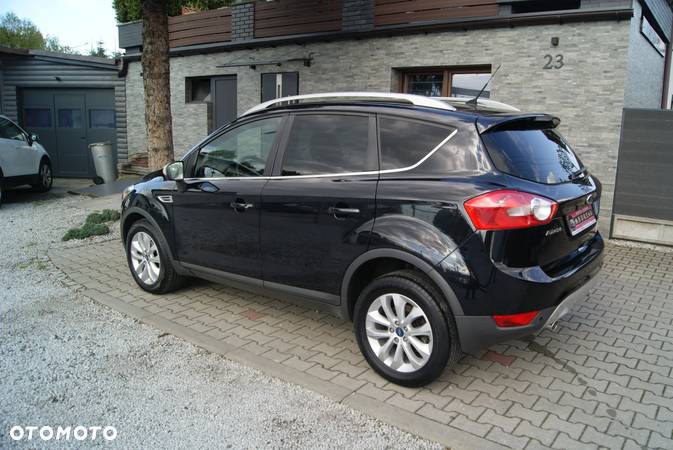 Ford Kuga 2.0 TDCi 2x4 Titanium - 4