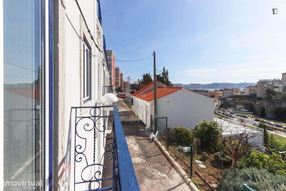 Apartamento com 1 quartos - localizado em Ajuda Lisbon - Grande imagem: 2/7