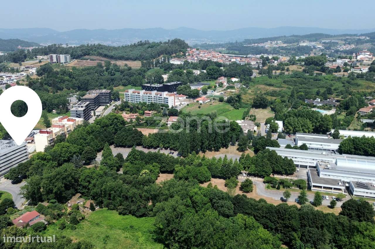 Lugar garagem 30 p/ arrendamento em Azurém, junto U. Minho, Guimarã... - Grande imagem: 3/10
