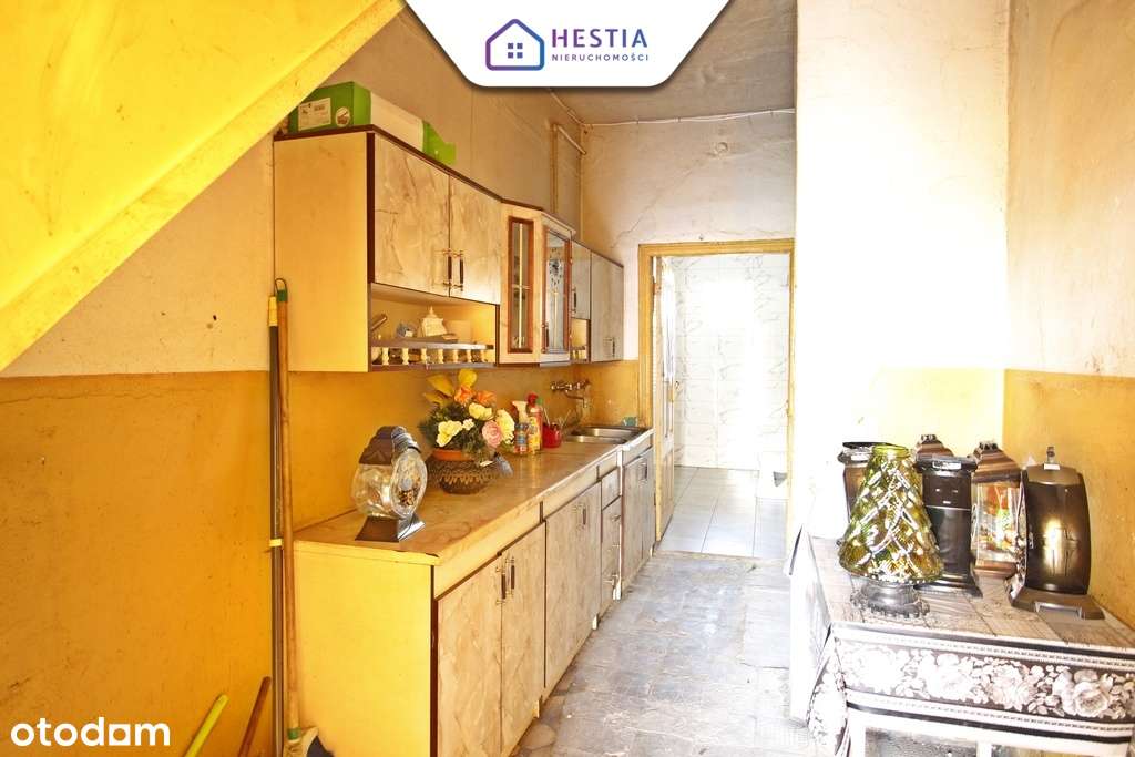 Poniemiecki dom z dużą stodołą - super cena!-3