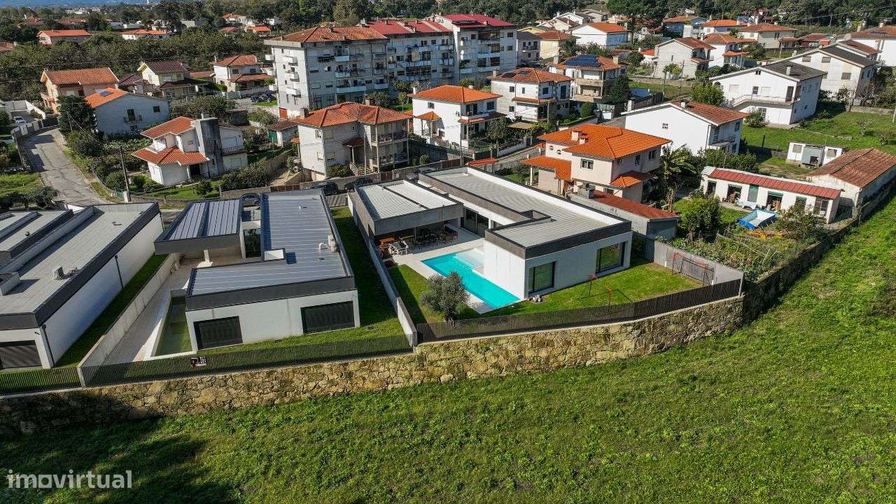 Fantástica Moradia T3+1-10