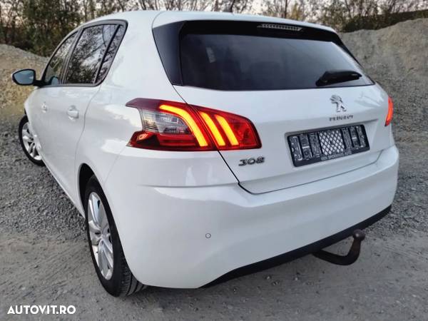 Peugeot 308 1.2 L PureTech Turbo S&S Active Pack - 14