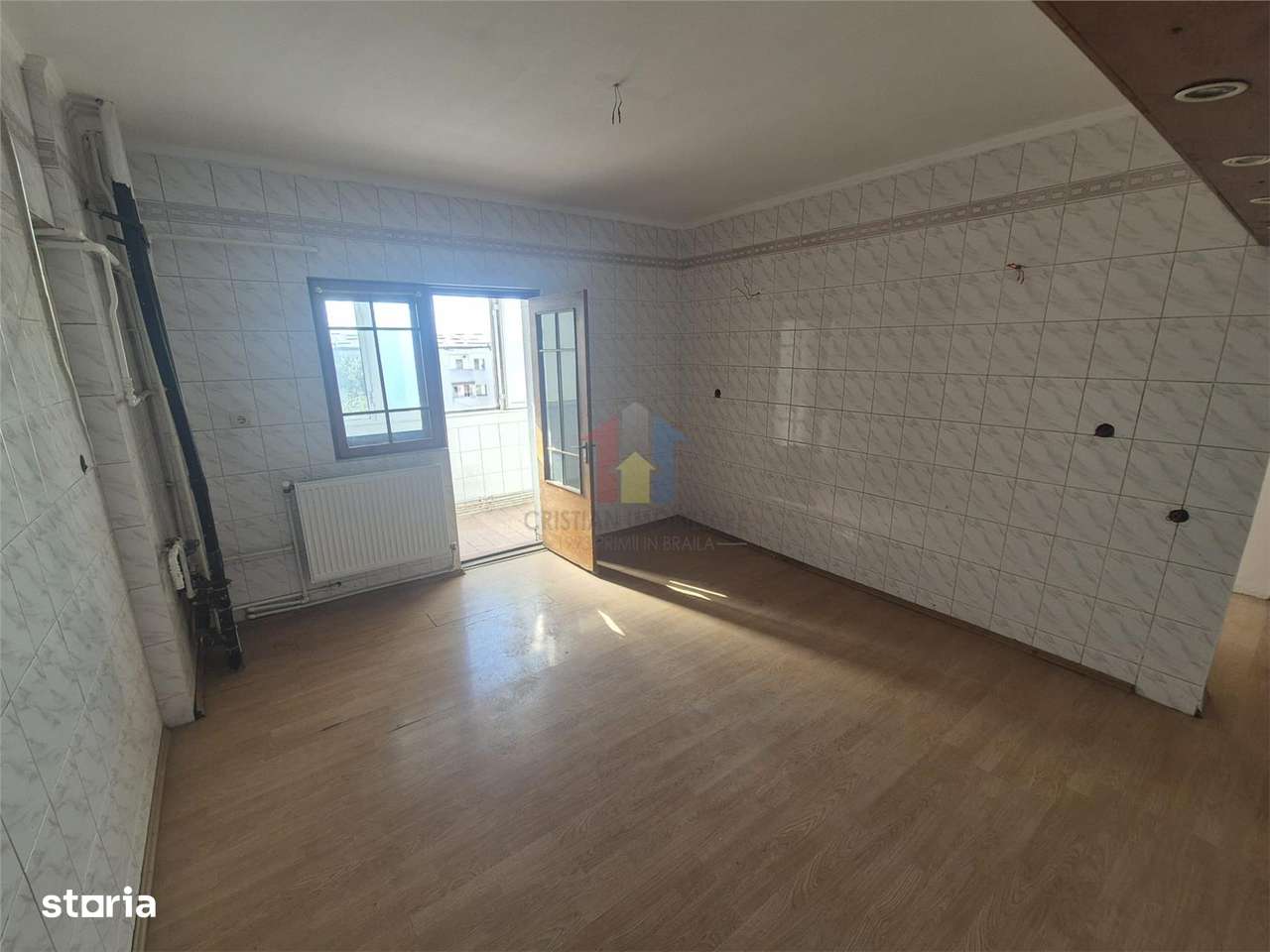 ULTRACENTRAL 67mp Calarasilor 2 cam Decomandat etaj de mijloc - Imagine principală: 4/5