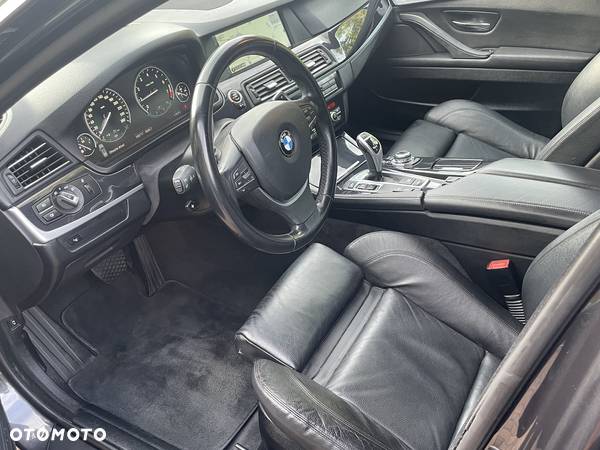 BMW Seria 5 528i xDrive Touring - 15