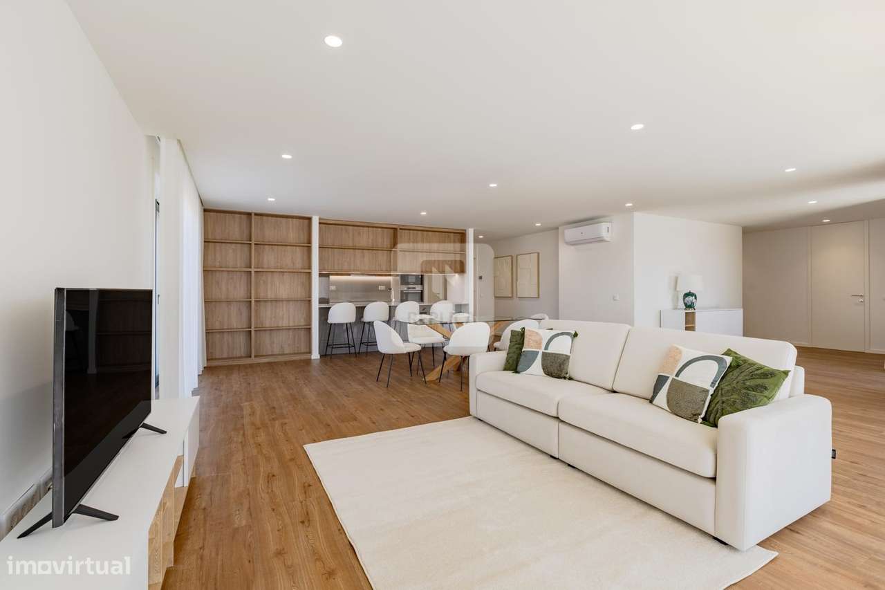 Penthouse T4 com Vista Panorâmica no Centro de Vila Nova de Gaia-8