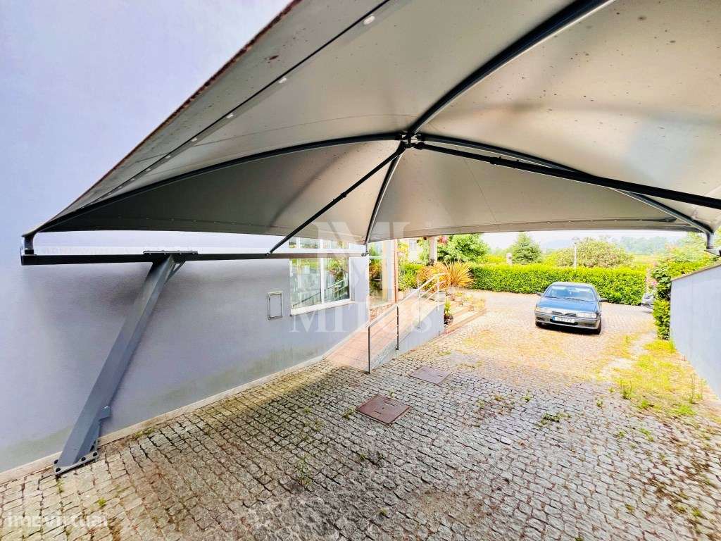Moradia T3 com comércio para venda em Geraz do Lima, Viana do Castelo-37