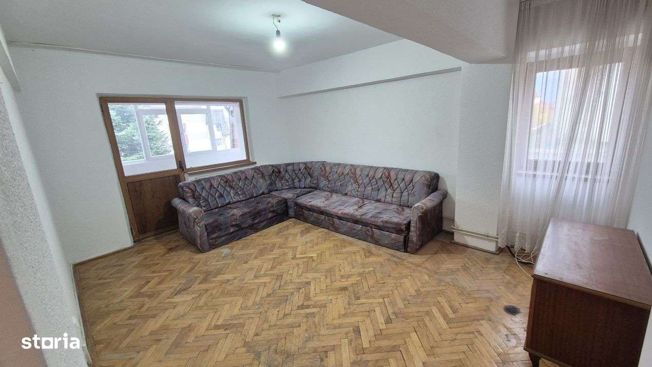 Vanzare apartament 3 camere - zona Casei de Cultura - Imagine principală: 2/10