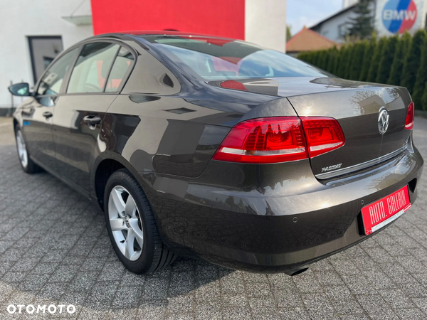 Volkswagen Passat 1.6 TDI Comfortline - 4