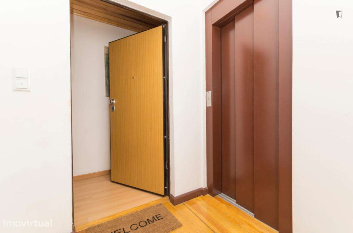 Apartamento com 3 quartos - localizado em Intendente Lisbon - Grande imagem: 4/6