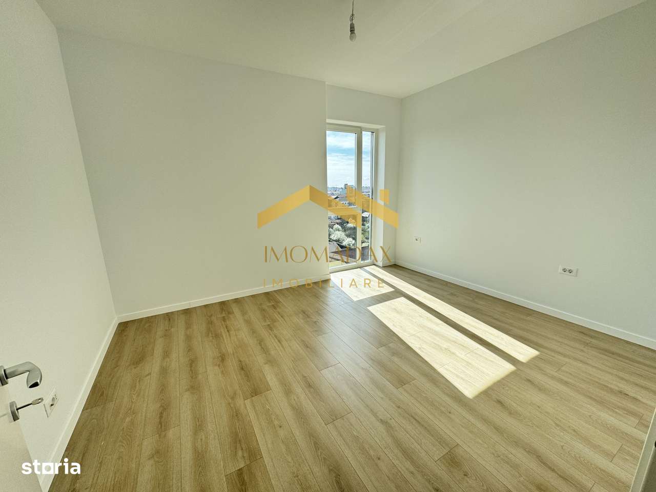 Aradului-2 camere-Loc de parcare Inclus - Imagine principală: 5/14