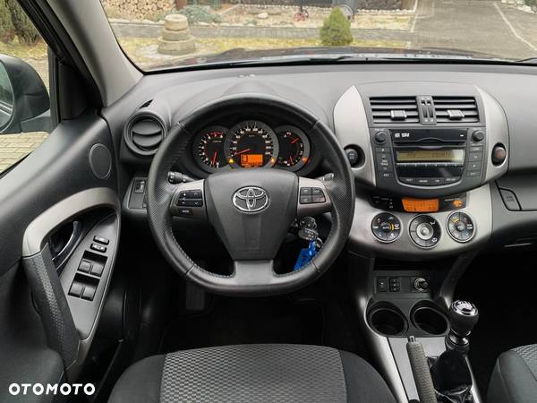 Toyota RAV4 2.0 VVT-i Sol - 36