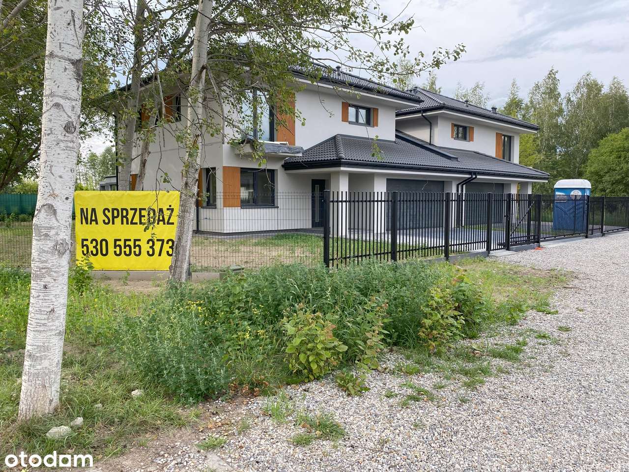 Duży bliźniak łączony 2-stan. garażem, niedaleko szkoła oraz trasy S7-2