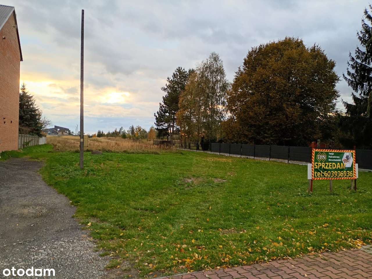 Dwie atrakcyjne działki  na sprzedaż-6