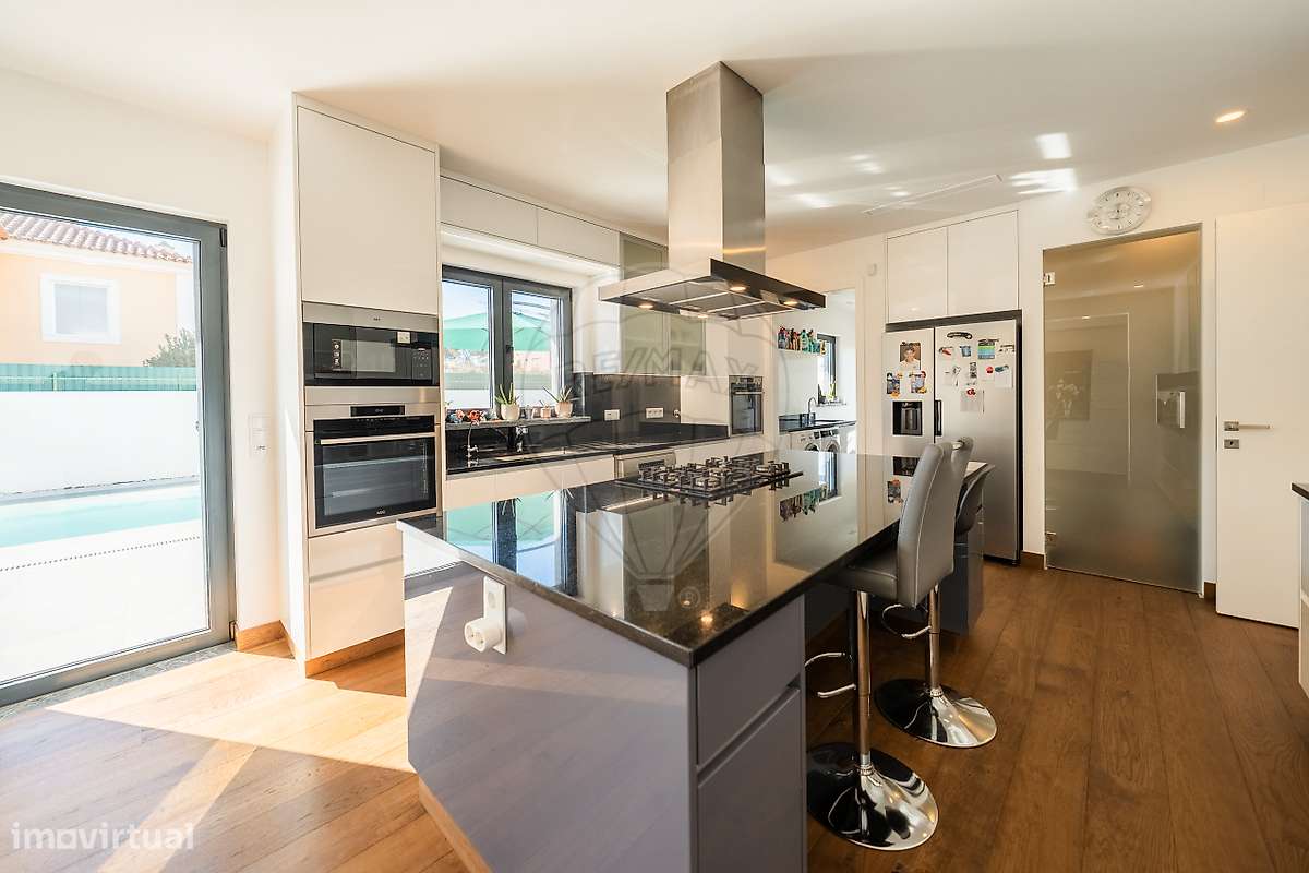 Moradia T4 para venda-3