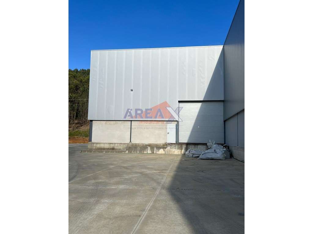 Pavilhão para industria com 400m2 de implantação + 69m2 de escritór... - Grande imagem: 2/22