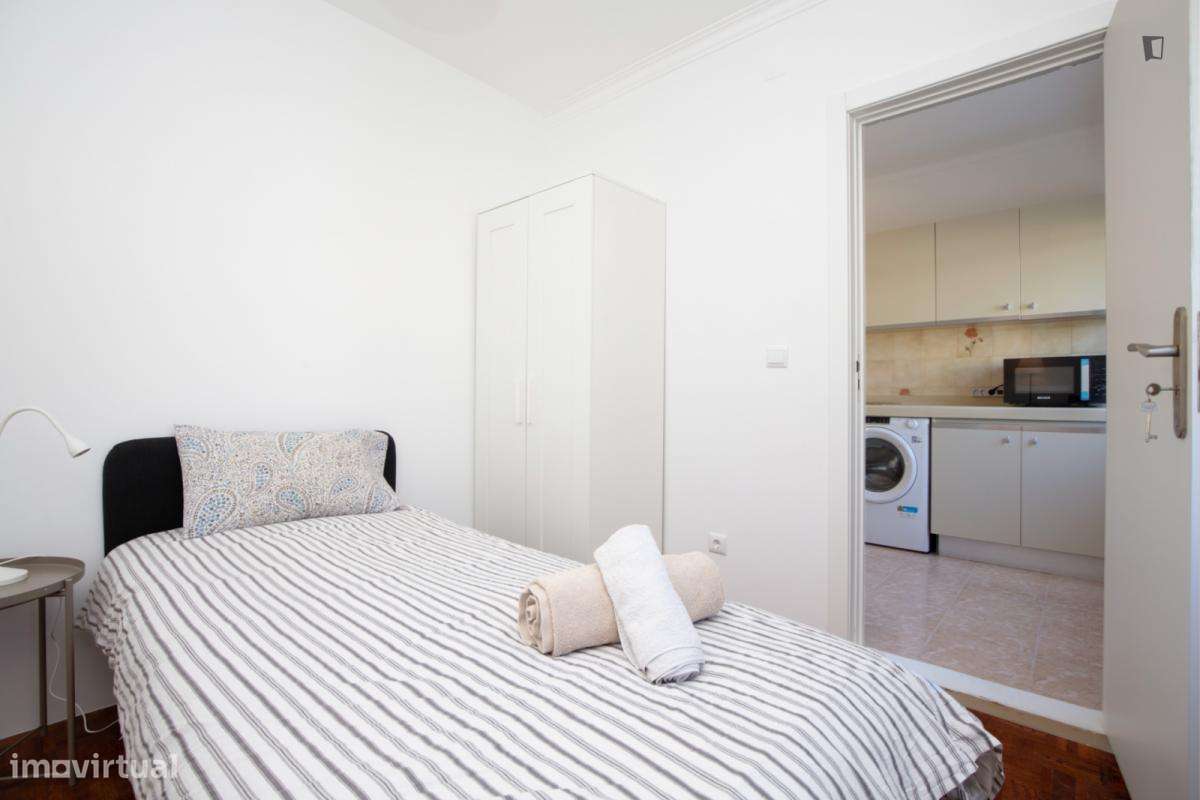 Quarto - localizado em Sete Rios Lisbon - Grande imagem: 4/10