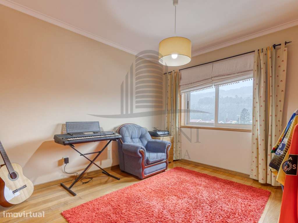 Moradia T4 independente em Valongo-7