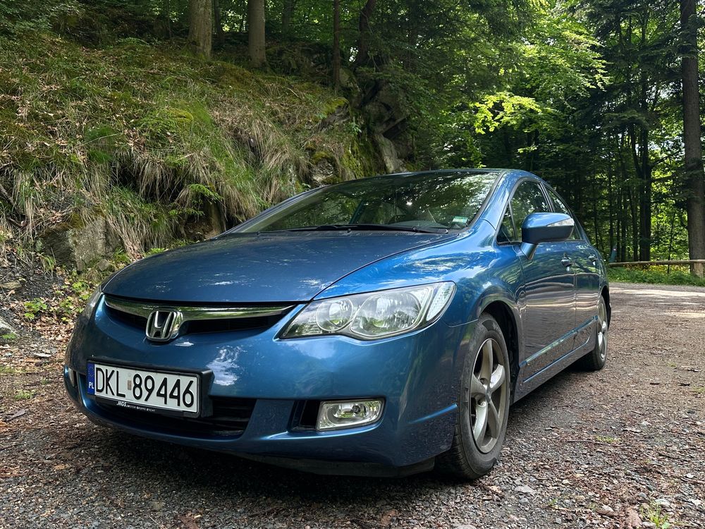 Honda Civic VIII 1.3i-DSI i-VTEC IMA CVT Elegance 2008
